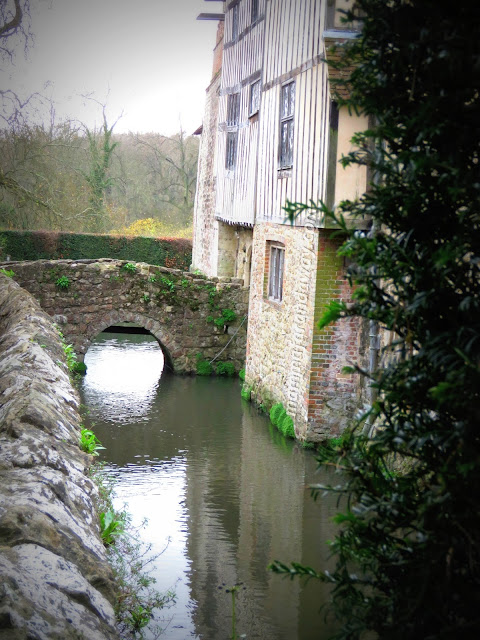 Ightham Mote fossato