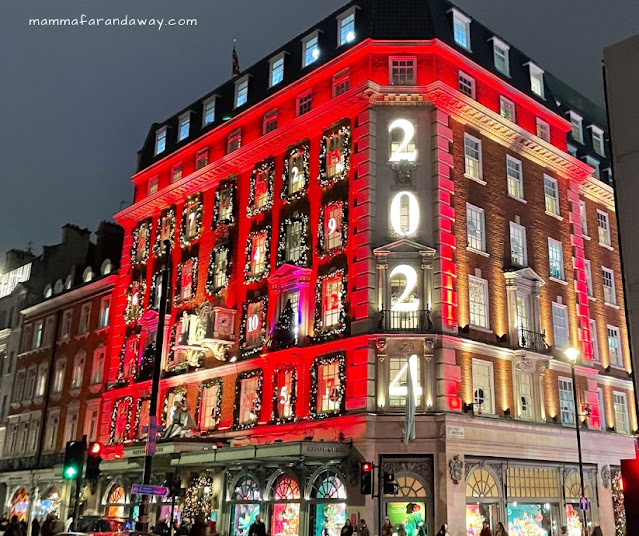 londra luci di natale vetrina natalizia fortnum and mason