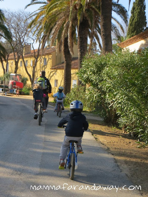 in bicicletta visistare isola di porquerolles